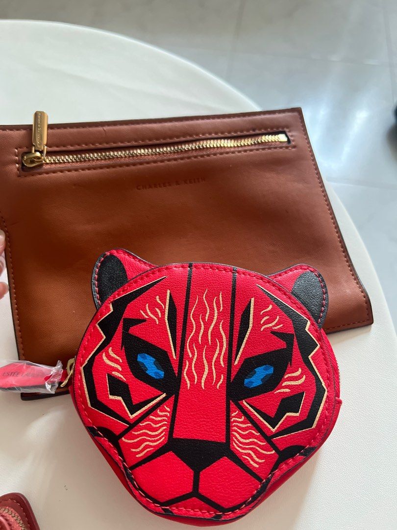Wallet Cardholder (Category: Wallets & Card Holders) located in Singapore. Submitted by cloyyds (Listing ID 1395060708, Image 7). Description: 1 For $19 2 For $29 Foc Flat storage Pouch.
