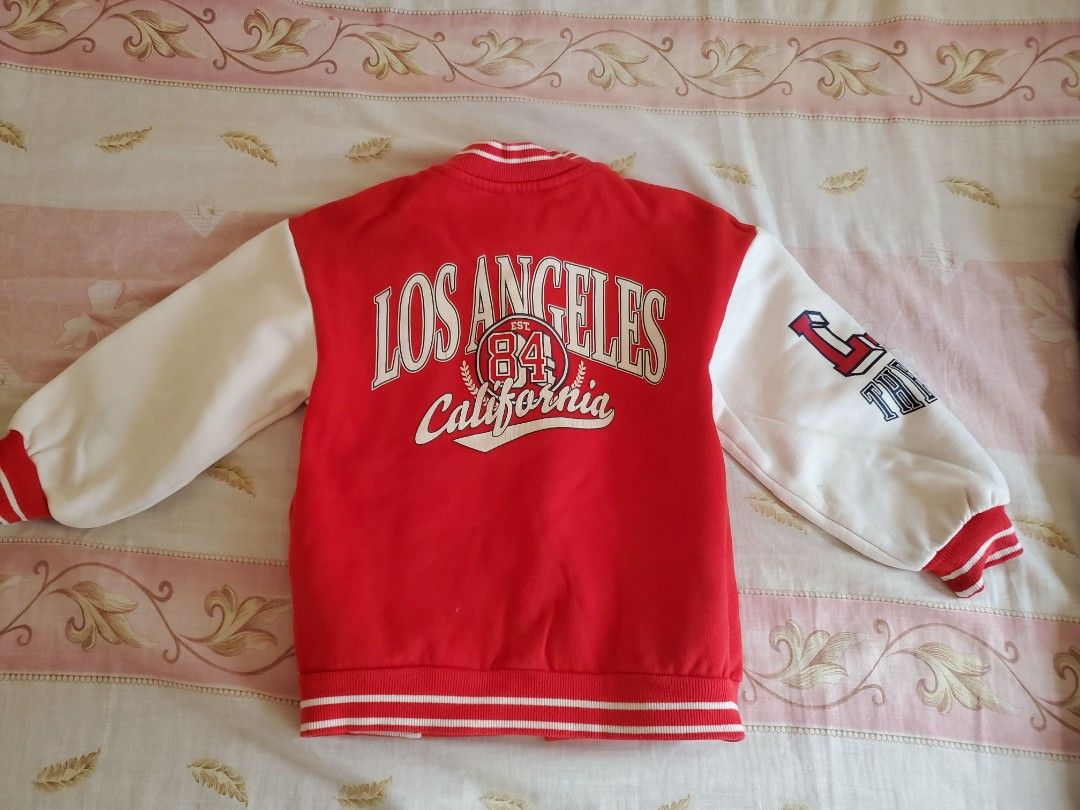 Winter Jacket （分類：嬰兒及小童流行時尚）位於 Hong Kong。 由 circlegirl 提交（商品編號 1395000783，圖片 2）。簡介： H&M 3-4 years old 。