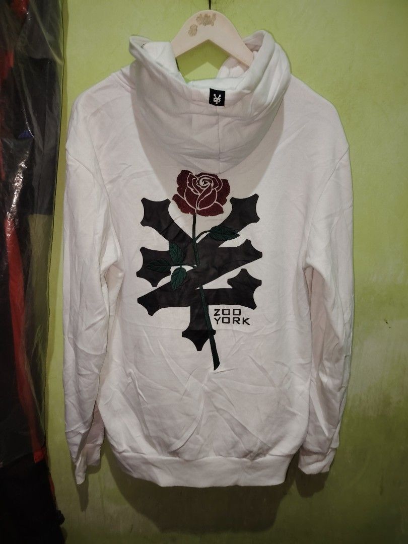 Zoo York Hoodie - Small (Category: Hoodies) located in Pasig City. Submitted by michelle.asuki (Listing ID 1395093967, Image 2). Description: ZOO YORK HOODIE EXCELLENT SMALL TO MED 20 WIDTH 27 LENGHT 1K.