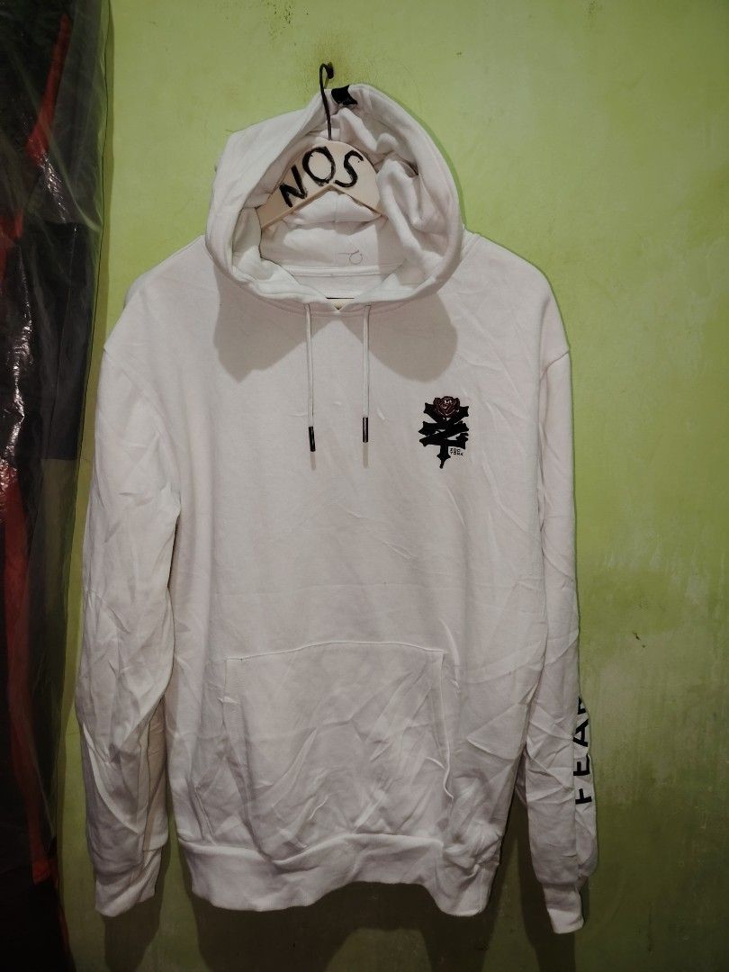 Zoo York Hoodie - Small (Category: Hoodies) located in Pasig City. Submitted by michelle.asuki (Listing ID 1395093967, Image 1). Description: ZOO YORK HOODIE EXCELLENT SMALL TO MED 20 WIDTH 27 LENGHT 1K.