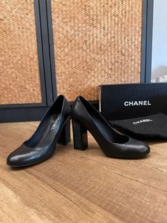 (Category: ) located in . Submitted by Sage_Wardrobe (Listing ID 1395188363, Image 1). Description: .