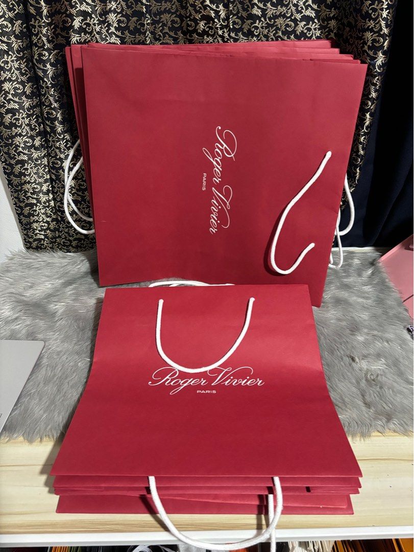 ✅ Authentic Roger Vivier Medium to Large Paperbag (Category: Luxury Bags & Wallets) located in Quezon City. Submitted by box.luxebycheng (Listing ID 1395269038, Image 1). Description: 400-600 each For shoes and bags.