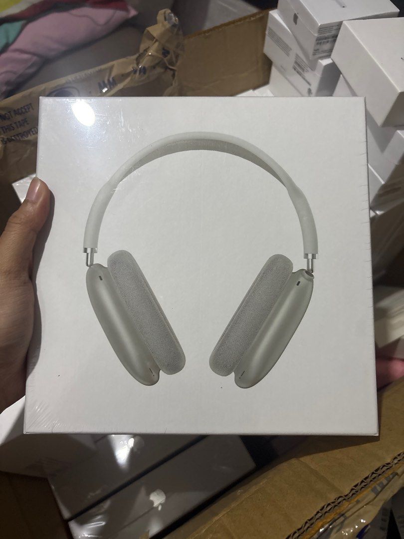 Airpods Max (Category: Headphones & Headsets) located in Manila. Submitted by m.shellym (Listing ID 1395300848, Image 1). Description: Brand new sealed Any colors available Best seller Pwede pick up or lalamove .
