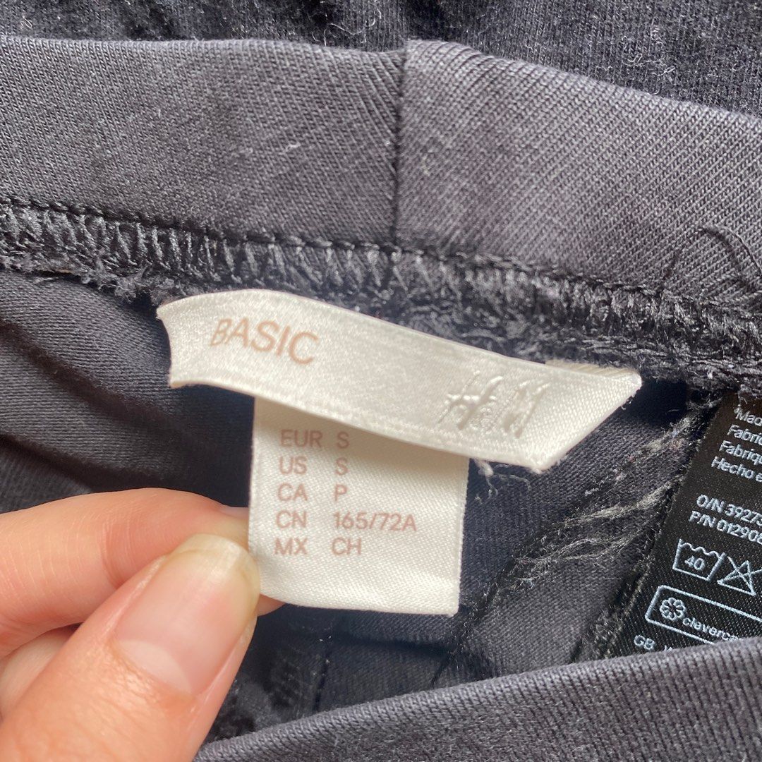 Black Leggings Bundle (H&M and Forever 21) (Category: Other Bottoms) located in Manila. Submitted by emls01 (Listing ID 1395187485, Image 2). Description: Two (2) H&M S Leggings One (1) Forever 21 S Leggings.