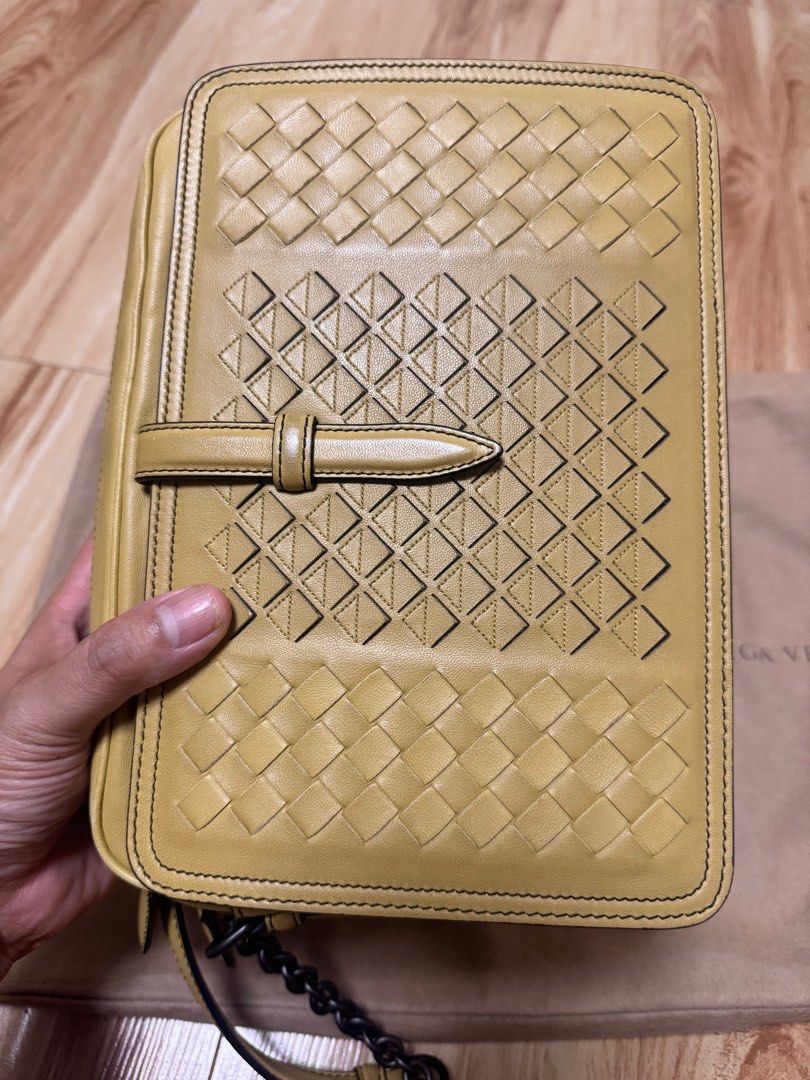 Bottega Yellow Nappa Intrecciato Camera Bag (Category: Luxury Bags & Wallets) located in Marikina City. Submitted by normanhernane (Listing ID 1395292721, Image 2). Description: For sale: Bott3ga Ven3tta Nappa Intrecciato Camera Bag with Dustbag Authentic. Moneyback if proven fake by professional authenticators. Loc: San Mateo/ Marikina .