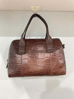 (Category: ) located in . Submitted by feeka_closet (Listing ID 1395302432, Image 1). Description: .