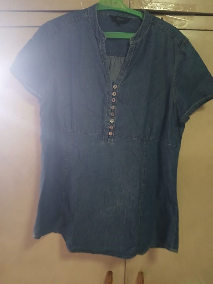 Denim top with sleeves (Category: Others Tops) located in Del Monte. Submitted by foreignertory (Listing ID 1395306005, Image 1). Description: payment via Gcash or bpi. Size L. fits for someone size xs small medium large ; worn less than 3x for fashion show. buyer will pay delivery grab or lalamove.