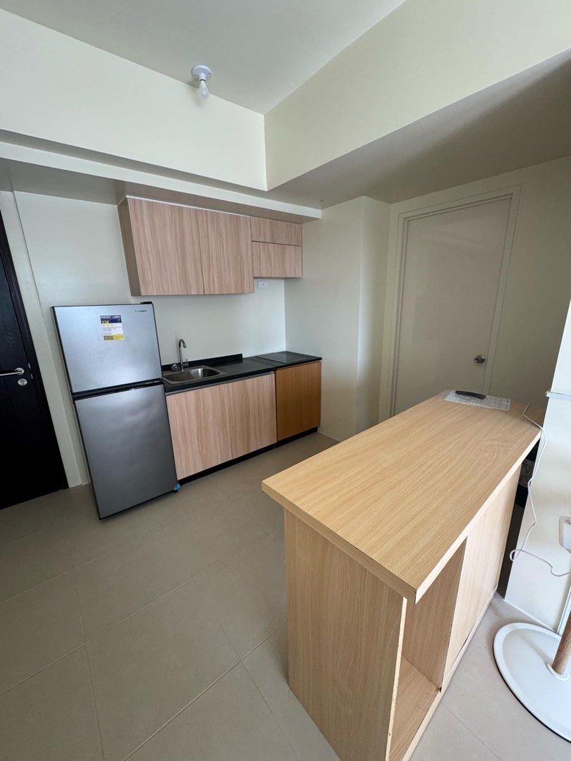 For Sale Avida Sola Tower 2 (Category: Apartments & Condos) located in Manila. Submitted by harleyy1230 (Listing ID 1395319824, Image 3). Description: 1BR For sale No parking slot included (some owners are renting their space) Owner directly selling Near Vertis North and Trinoma.