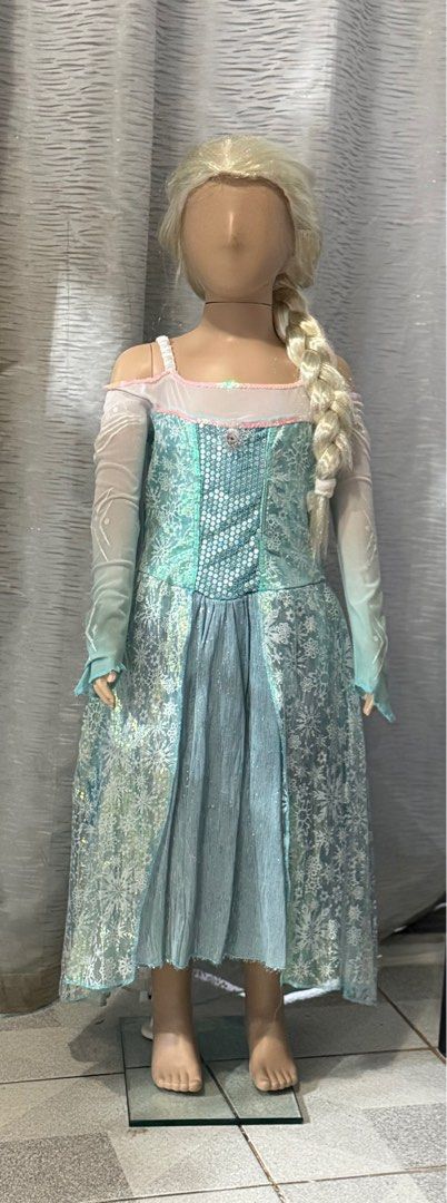 Frozen Elsa Dress Costume (Category: Babies & Kids Fashion) located in Manila. Submitted by collineflores (Listing ID 1395331506, Image 1). Description: Frozen Elsa Costume Size 4-7 wig not included.