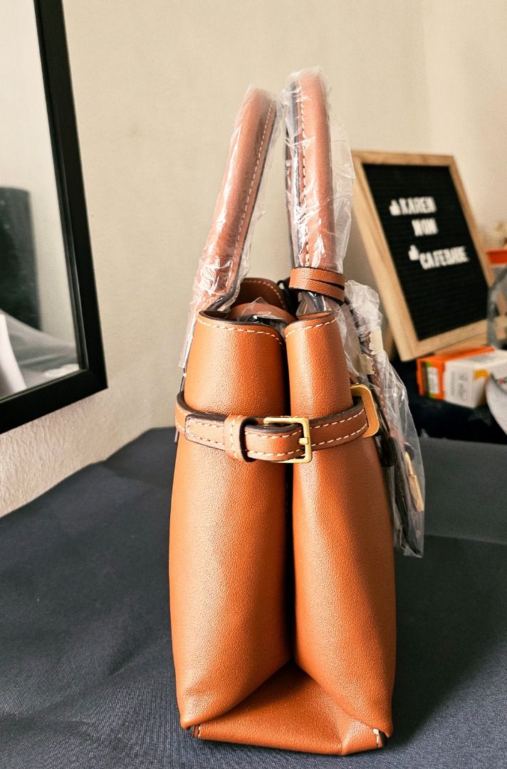FS MANGO MINI BAG (Category: Luxury Bags & Wallets) located in Imus. Submitted by mariakaren65466 (Listing ID 1395206623, Image 2). Description: Brand new with tag .