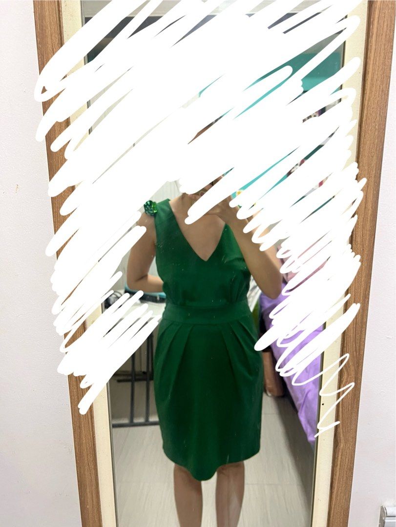 Green Cocktail Dress (Category: Dresses) located in Manila. Submitted by paulenesev (Listing ID 1395307854, Image 1). Description: .