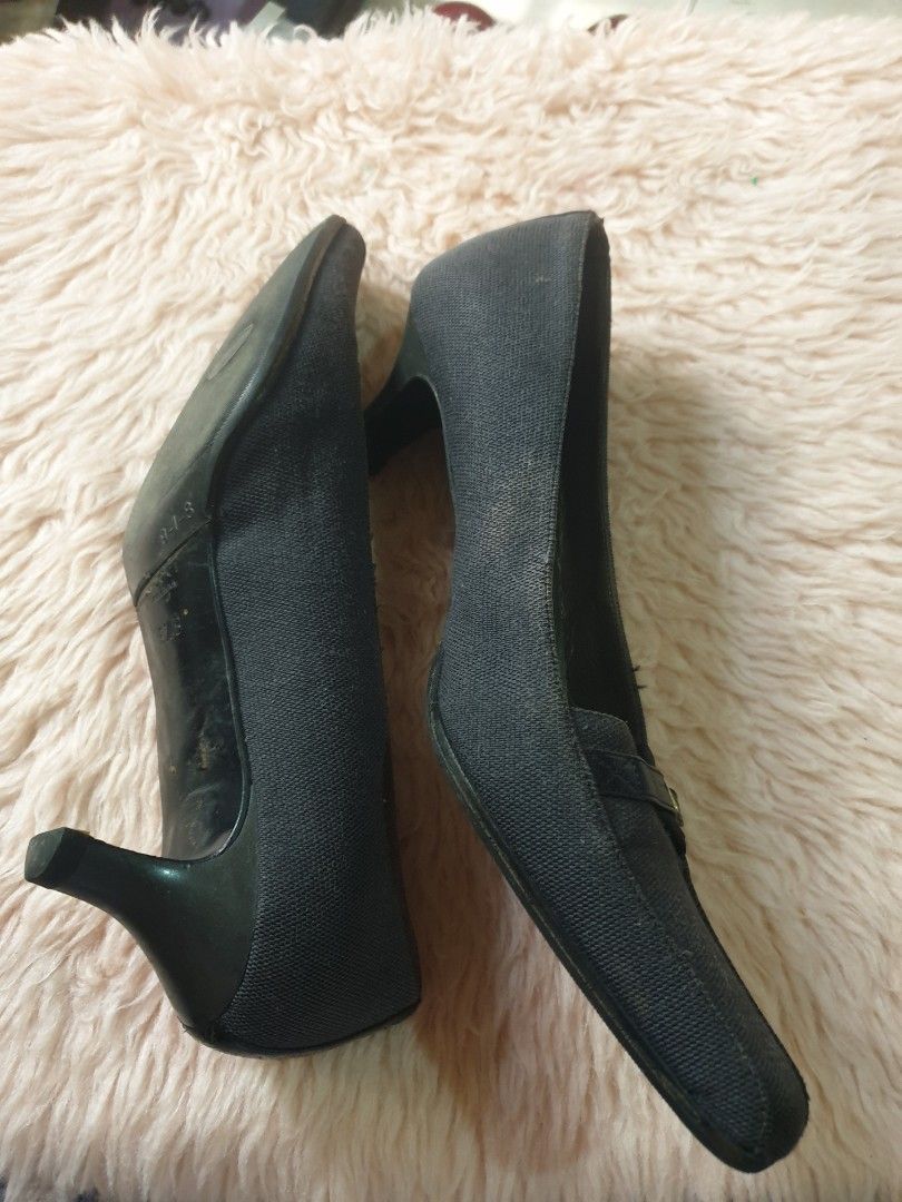 Gucci Black Heels (Category: Heels) located in Antipolo. Submitted by jhongtee (Listing ID 1395227422, Image 3). Description: - Gucci black heels - Pointed toe design - Small heel - Decorative strap detail - Made in Italy - Perfect for formal events.