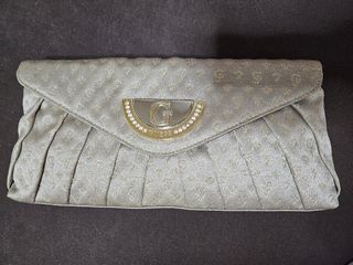 (Category: ) located in . Submitted by fashbulous (Listing ID 1395175804, Image 1). Description: .