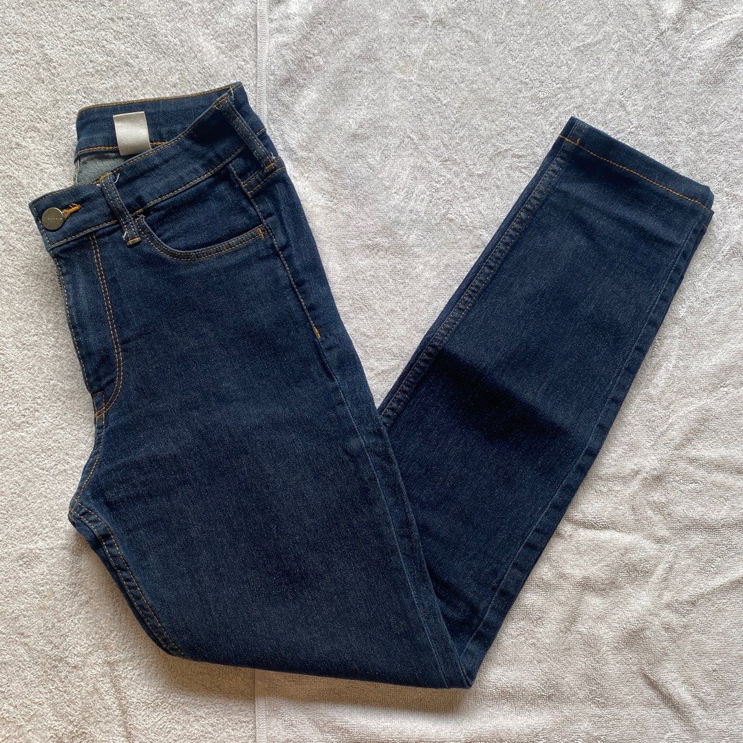 H&M Denim Skinny Jeans (Category: Jeans) located in Manila. Submitted by emls01 (Listing ID 1395187726, Image 1). Description: Never used.