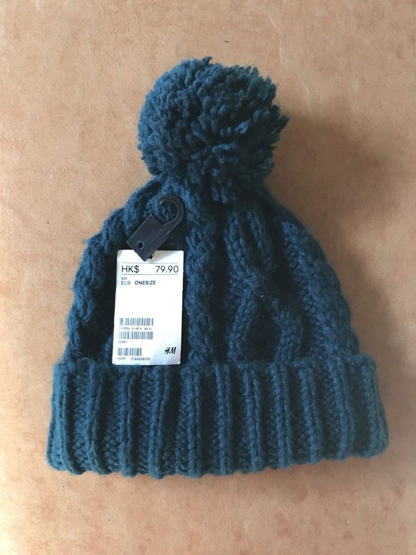 H&M Knitted Beanies (Category: Hats & Beanies) located in San Jose del Monte. Submitted by _elll (Listing ID 1395249881, Image 1). Description: H&M Knitted Beanies Brand new with tag Free size (Adult) Excellent Condition 399 + sf 📍Bulacan.