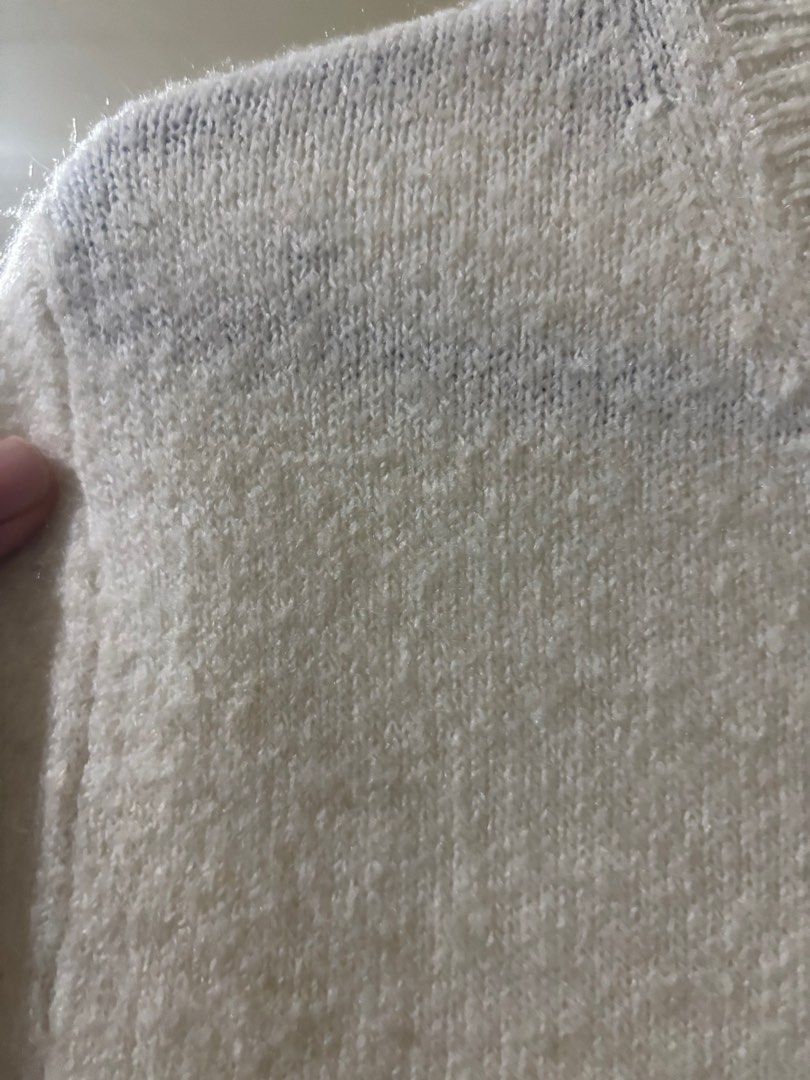 H&M Short Sleeve Sweater - Size M (Category: Others Tops) located in Marikina City. Submitted by fingermonkeys (Listing ID 1395188972, Image 3). Description: - H&M Cream Short Sleeve Sweater - Size: M; oversized fit (L-XL) - Features: Round neckline, ribbed hem and cuffs - Material: Soft, textured knit - Style: Versatile - can be dressed up or down.