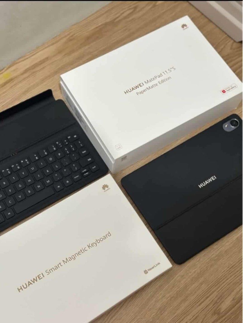 Huawei matepad 11.5 S (TABLET) (Category: Others) located in Malabon City. Submitted by ren0218 (Listing ID 1395198995, Image 2). Description: HUAWEI MatePad 11.5 S (PaperMatte Edition) specs: 11.5-inch 2.8K TFT LCD (IPS) 2800 × 1840 pixels, 144Hz adaptive refresh, 291 ppi 3:2 aspect ratio, PaperMatte Display 2.0 HUAWEI Kirin 9000 WL 12-cores, up to 2.49GHz 8GB RAM 256GB storage 13MP f/1.8 rear camera, autofocus 8MP f/2.0 front camera Wi-Fi 6, 80