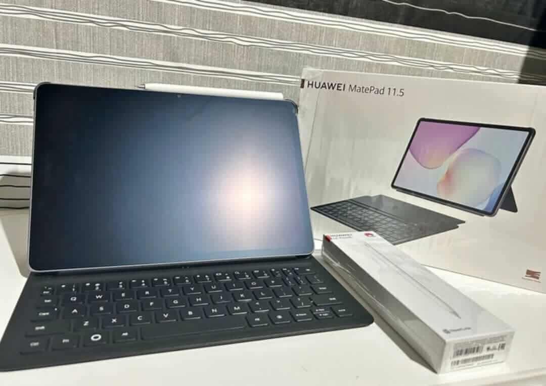 Huawei matepad 11.5 S (TABLET) (Category: Others) located in Malabon City. Submitted by ren0218 (Listing ID 1395198995, Image 1). Description: HUAWEI MatePad 11.5 S (PaperMatte Edition) specs: 11.5-inch 2.8K TFT LCD (IPS) 2800 × 1840 pixels, 144Hz adaptive refresh, 291 ppi 3:2 aspect ratio, PaperMatte Display 2.0 HUAWEI Kirin 9000 WL 12-cores, up to 2.49GHz 8GB RAM 256GB storage 13MP f/1.8 rear camera, autofocus 8MP f/2.0 front camera Wi-Fi 6, 80