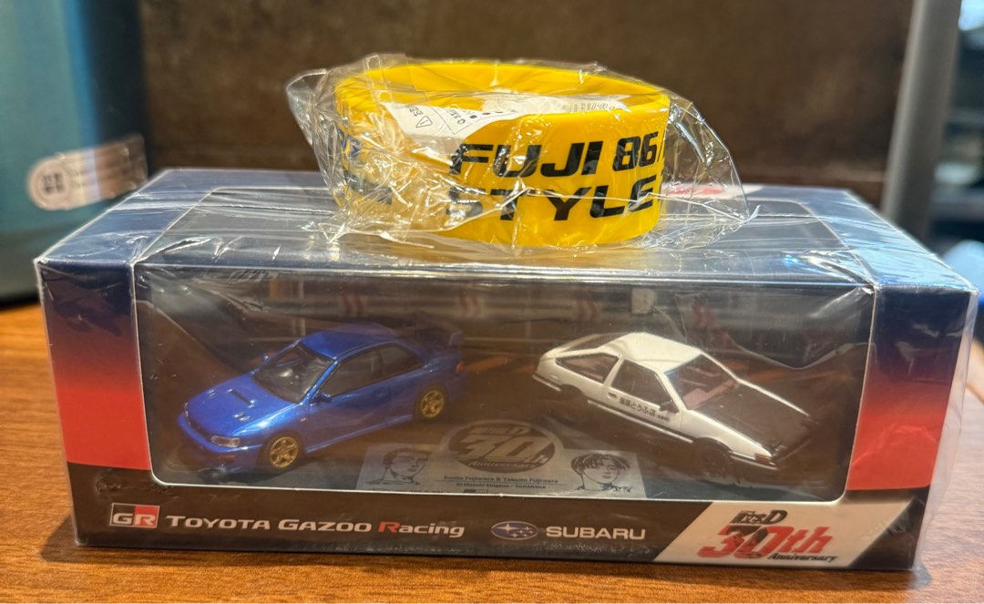 頭文字D 30th 1/64 Trueno AE86 & IMPREZA GC8 頭文字D 30th 1/64 Trueno (AE86) ＆ IMPREZA (GC8) - SUBARU