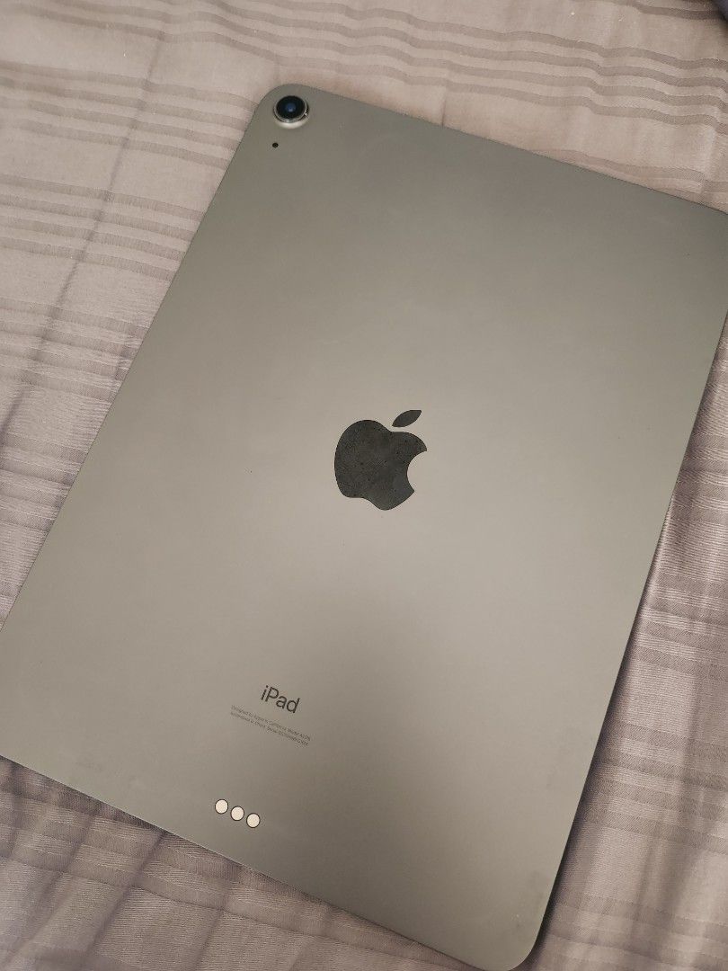 iPAD Air 4th Gen (Category: iPad) located in Pasig City. Submitted by shenzi83 (Listing ID 1395170573, Image 3). Description: iPAD Air 4th Gen 100% Working in good conditio.