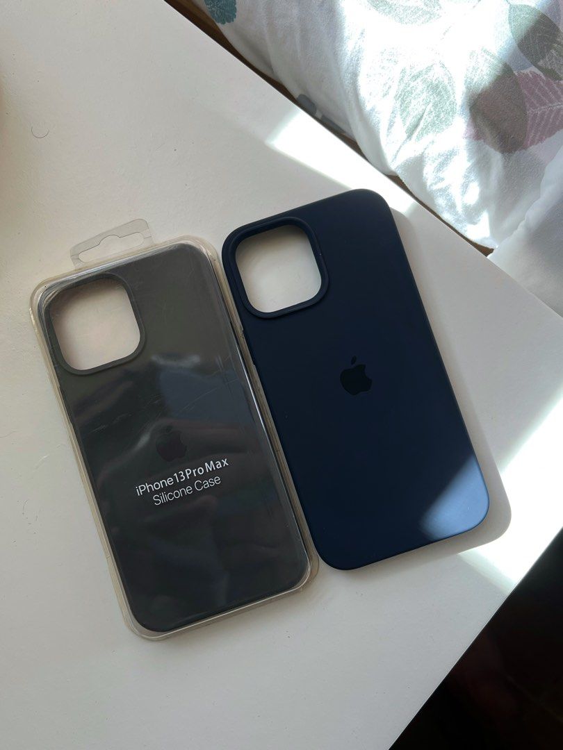 iPhone 13 Pro Max Silicone Case (Category: Cases & Sleeves) located in Makati City. Submitted by i_declutter.mnl (Listing ID 1395230558, Image 2). Description: no issues at all • such a very good colorways 🩶💙 200 ea.