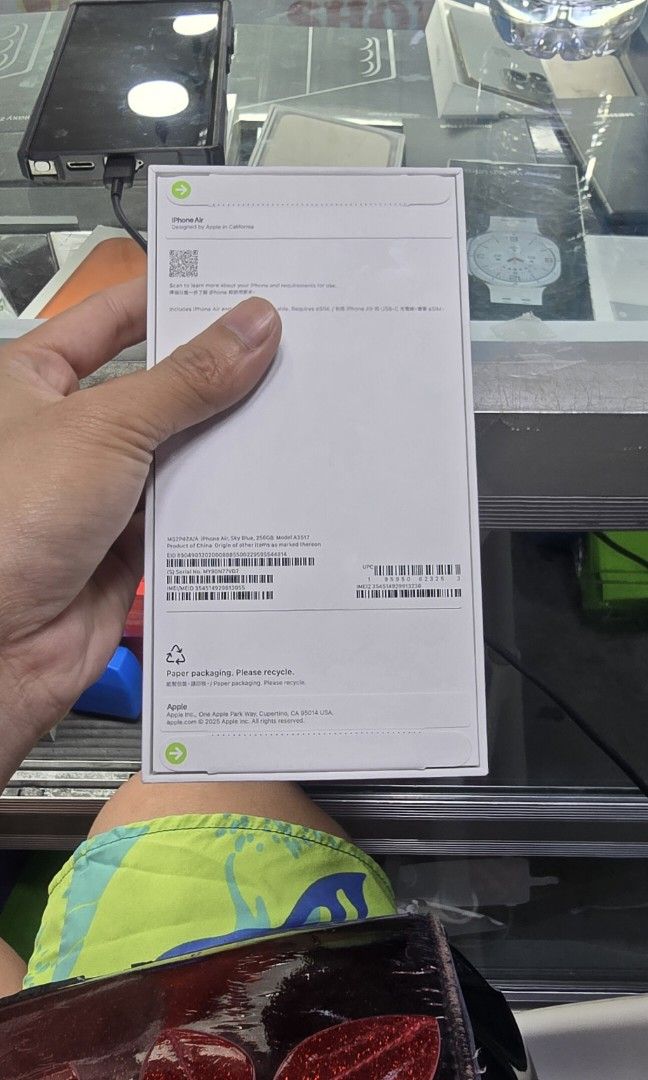 Iphone 17 Air 256gb Openline (Category: iPhone 17 Series) located in Quezon City. Submitted by samanthaga21954 (Listing ID 1395226544, Image 2). Description: Iphone 17 Air 256gb Openline Brandnew Sealed with Warranty Onhand Stock.