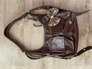 (Category: ) located in . Submitted by ellywardrobee (Listing ID 1395212033, Image 1). Description: .