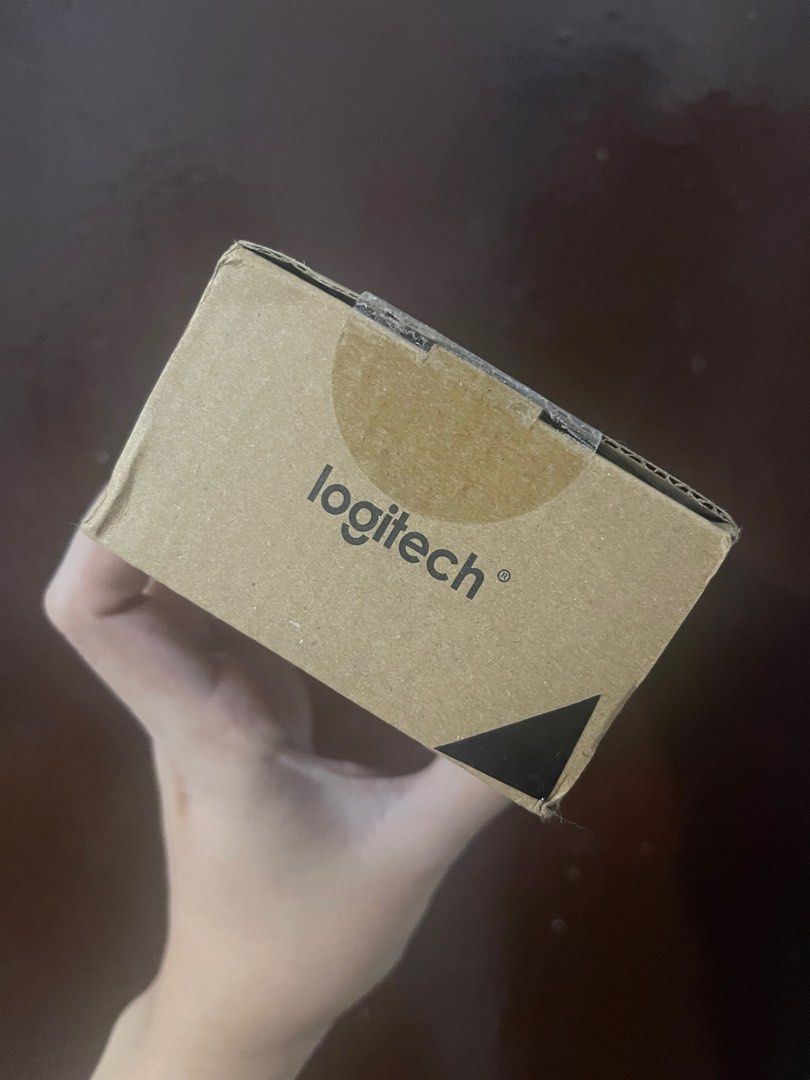 Logitech Signature M650 (Category: Mouse & Mousepads) located in Manila. Submitted by chiescake (Listing ID 1395266433, Image 2). Description: Good fit with the shape of hand, I love this mouse. Silent, bluetooth wireless mouse. Got this for 1,669 pesos. Great deal already. RFS: I accidentally bought 2. .