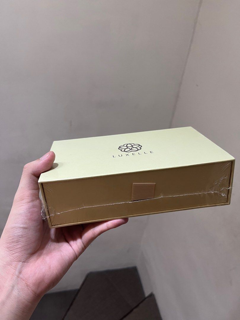 Luxelle Heated Eyelash Curler (Category: Makeup) located in General Trias. Submitted by iiamjh (Listing ID 1395234531, Image 2). Description: FOR SALE Luxelle Heated Eyelash Curler = ₱1900 only (below srp) - Achieve stunning lashes in seconds with the Luxelle Heated Eyelash Curler. - Features heated and vibrating modes for optimal results. - Item Code: LXSMD210 - Charging time: 2 hours - Note: Not waterproof. - sealed & bnew - purchase from offic