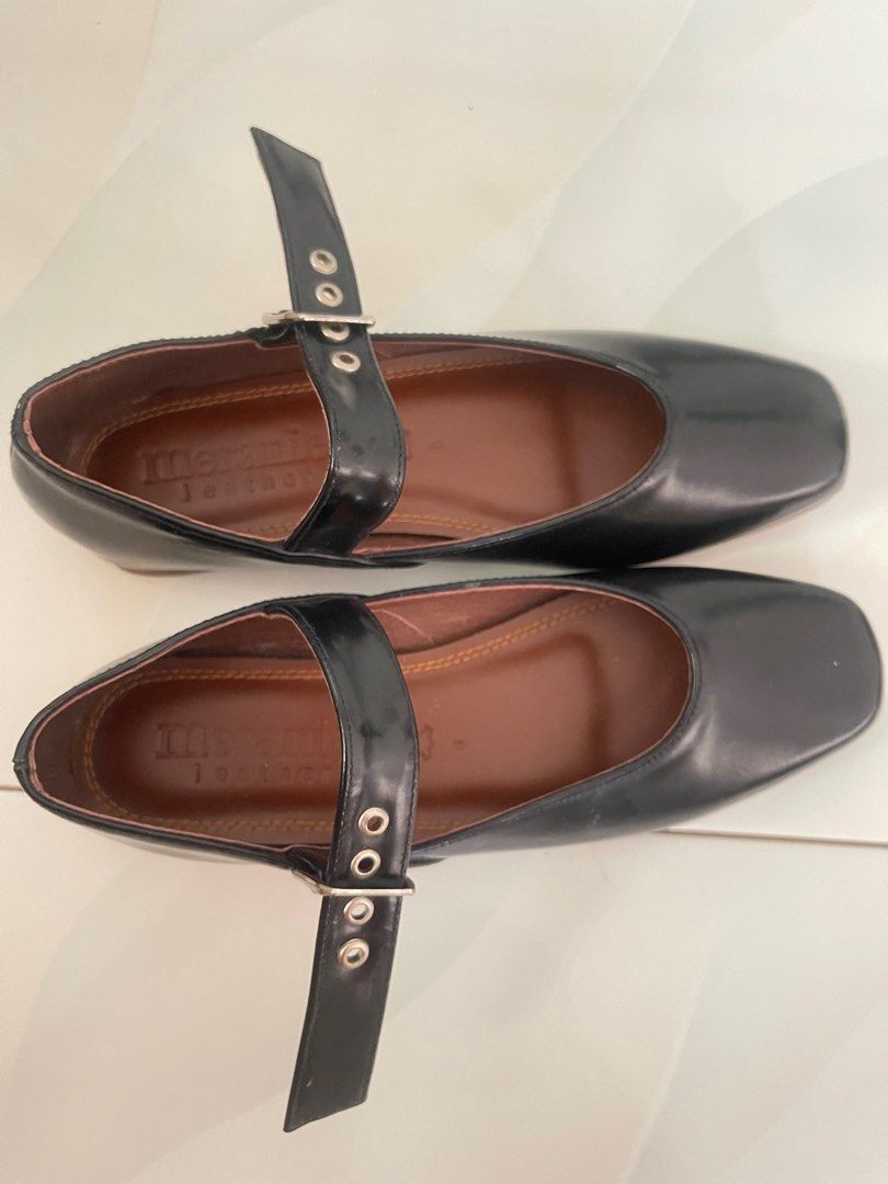 Meraniel mary janes (Category: Flats & Sandals) located in Caloocan City. Submitted by ivory_o (Listing ID 1395224216, Image 2). Description: Meraniel black Mary Janes Never been used, with box..