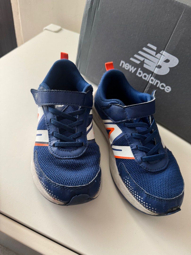 New balance blue for kids (Category: Babies & Kids Fashion) located in Mandaluyong City. Submitted by winx3 (Listing ID 1395228496, Image 2). Description: Size 3 US.