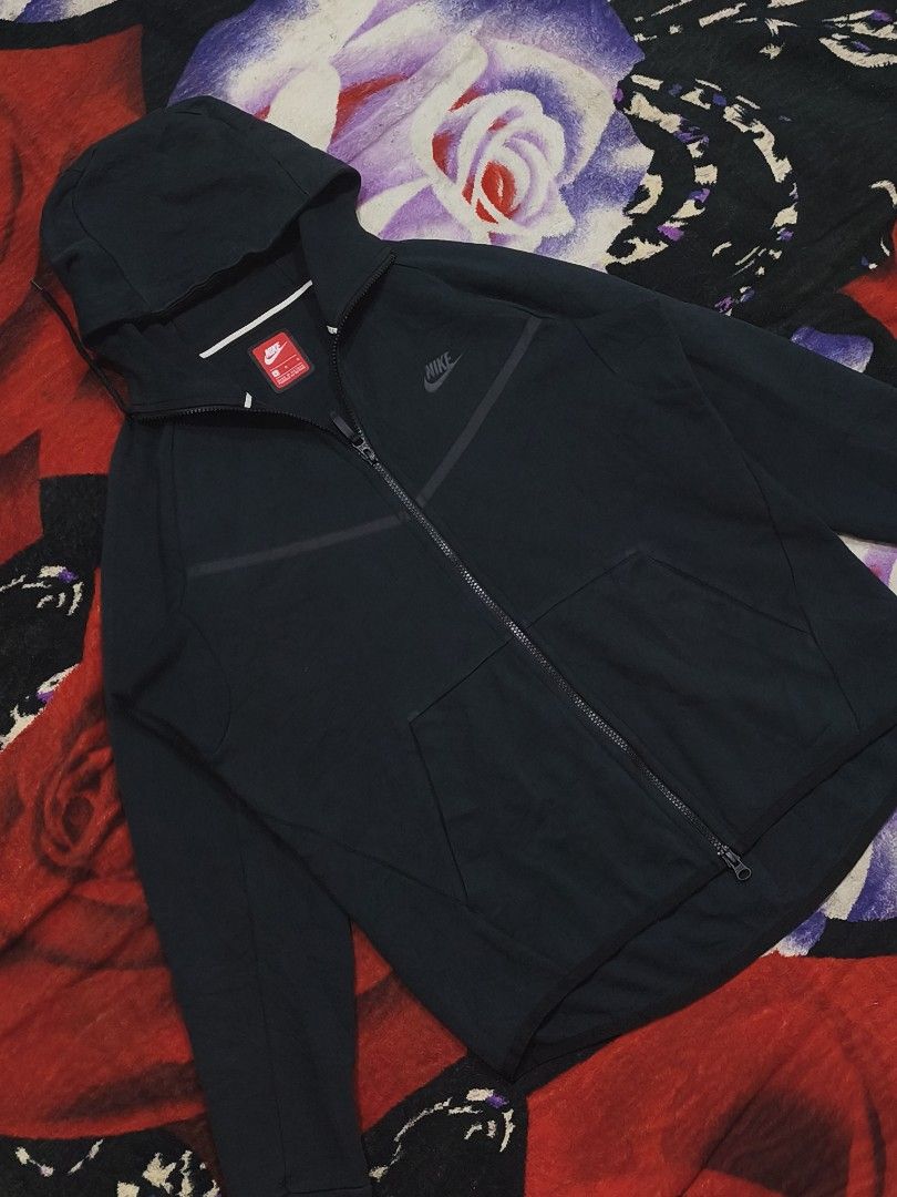 Nike tech (Kategori: Atasan) berada di Deli Serdang. Dikirim oleh dedeksyahp02803 (ID iklan 1395347607, Gambar 1). Deskripsi: Ready ✅ hoodie Brand: Nike tech Size: L Ld:110-115 Minus: - ----------------------------------------------------------------------------------- Kondisi !! ▪️ sesuai gambar ▪️warna 95% ▪️Teliti sebelum membeli ❗ -----------------------------------------------------------------------------------.