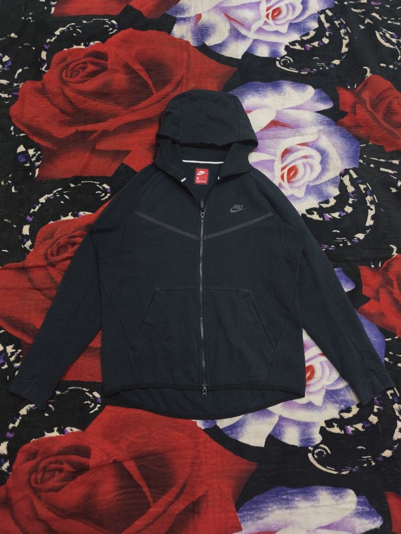 Nike tech (Kategori: Atasan) berada di Deli Serdang. Dikirim oleh dedeksyahp02803 (ID iklan 1395347607, Gambar 2). Deskripsi: Ready ✅ hoodie Brand: Nike tech Size: L Ld:110-115 Minus: - ----------------------------------------------------------------------------------- Kondisi !! ▪️ sesuai gambar ▪️warna 95% ▪️Teliti sebelum membeli ❗ -----------------------------------------------------------------------------------.