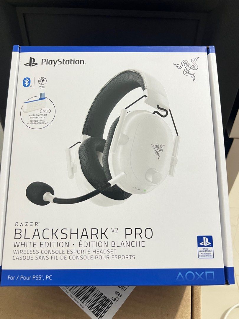RAZER BlackShark v2 Pro Wireless Gaming Headset White edition (Category: Headphones & Headsets) located in Lucena. Submitted by macxi (Listing ID 1395262768, Image 1). Description: RAZER Brandenew unopened Blackshark v2 Gaming wireless headset- white edition, blanche edition.