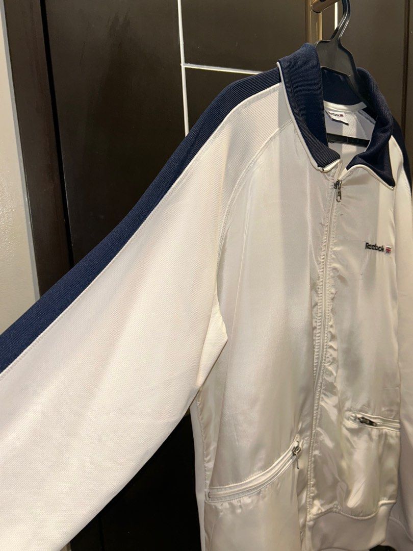 Reebok Jacket (Category: Coats, Jackets and Outerwear) located in Quezon City. Submitted by darrenasiddao (Listing ID 1395253888, Image 2). Description: Reebok activewear jacket Size: 27L x 20 medium Condition: almost brand new condition Rfs: decluttering .