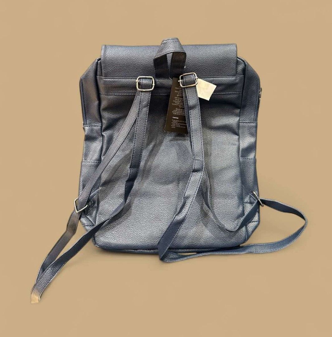 Salvatore Men Leather backpack (Category: Backpacks) located in Manila. Submitted by daniertoystore (Listing ID 1395251356, Image 2). Description: 1k plus srp from SM.
