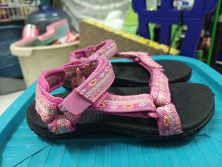 (Category: ) located in . Submitted by topan-pre-loved-st0re (Listing ID 1395242111, Image 1). Description: .