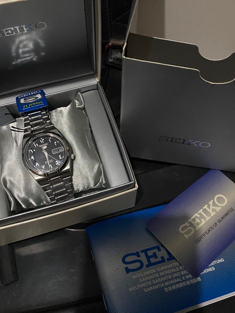 SEIKO WATCH ARABIC DIAL (Category: Luxury Watches) located in Batangas. Submitted by xwb9hgbdxb79626 (Listing ID 1395308132, Image 1). Description: BRAND NEW SEIKO arabic dial model number : SNK063J5 COMPLETE .