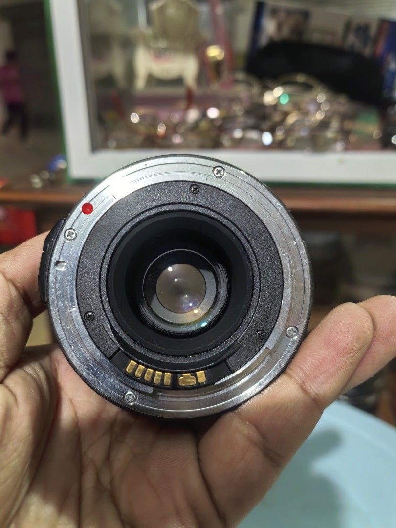 Sigma UC Zoom (Category: Lens & Kits) located in Cebu City. Submitted by dudes_villanueva (Listing ID 1395336920, Image 3). Description: Sigma UC Zoom 📌28-70mm 1:3.5-4.5 multi-coated camera lens, made in Japan. 📌Focal Length and Aperture: It's a zoom lens with a focal range of 28-70mm and a variable aperture of f/3.5-4.5, meaning the maximum aperture changes depending on the focal length. 📌Mount: This specific lens is designed for Sony/Minolta