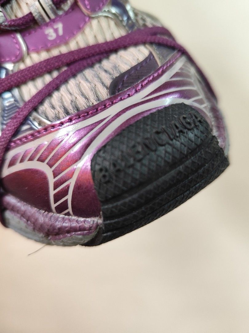 sneaker （分類：波鞋）位於 Hong Kong。 由 jom25 提交（商品編號 1395242561，圖片 4）。簡介： size 37 meet up sunday only。