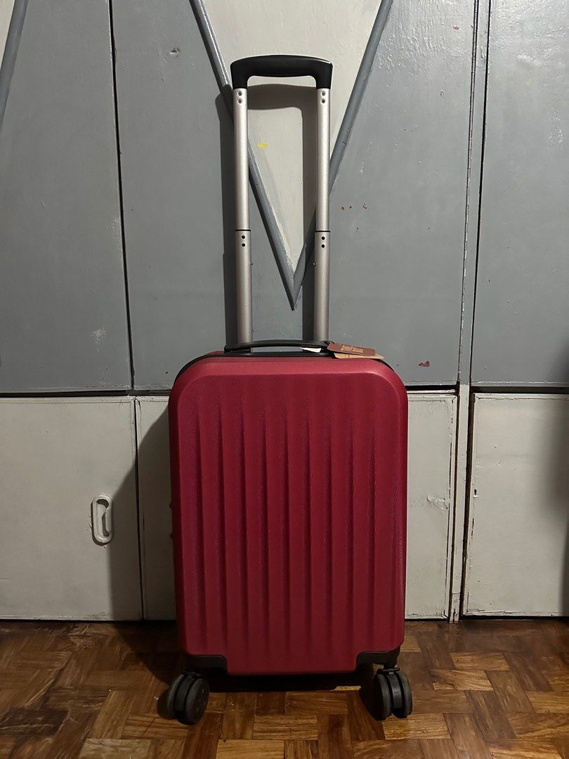 Travel Basic hand carry luggage MAROON (Category: Luggage) located in Valenzuela. Submitted by kaelstoypalace (Listing ID 1395291613, Image 1). Description: Bought from SM.