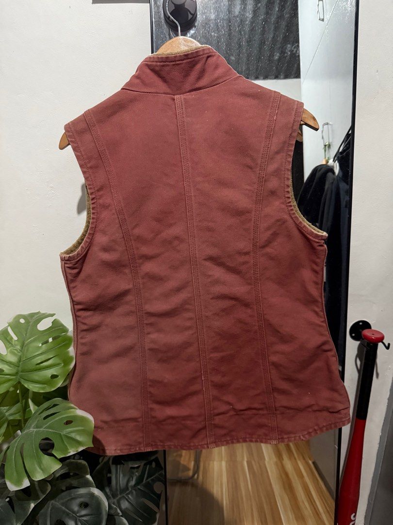 Vintage Carhartt Vest (Category: Others Tops) located in Manila. Submitted by james.nuqui (Listing ID 1395163319, Image 2). Description: Dimes 20x26.
