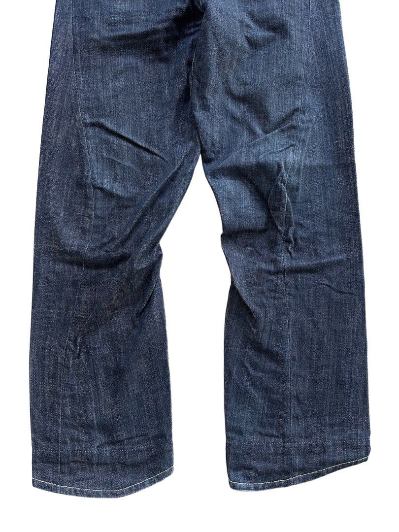 (W31) Vintage Edwin E Function Buckle Back Function (Category: Jeans) located in Shah Alam. Submitted by amarjai (Listing ID 1395282305, Image 3). Description: Size: W31 L39 Overall Condition: 9/10 Refer photos for more details! Accept reasonable offers ✌🏻 If you have any questions or you need more photos feel free to ask. Shipping by J&T Express (RM10) Thank you for your visit! Hit the follow button for more updates! 🫶🏻.