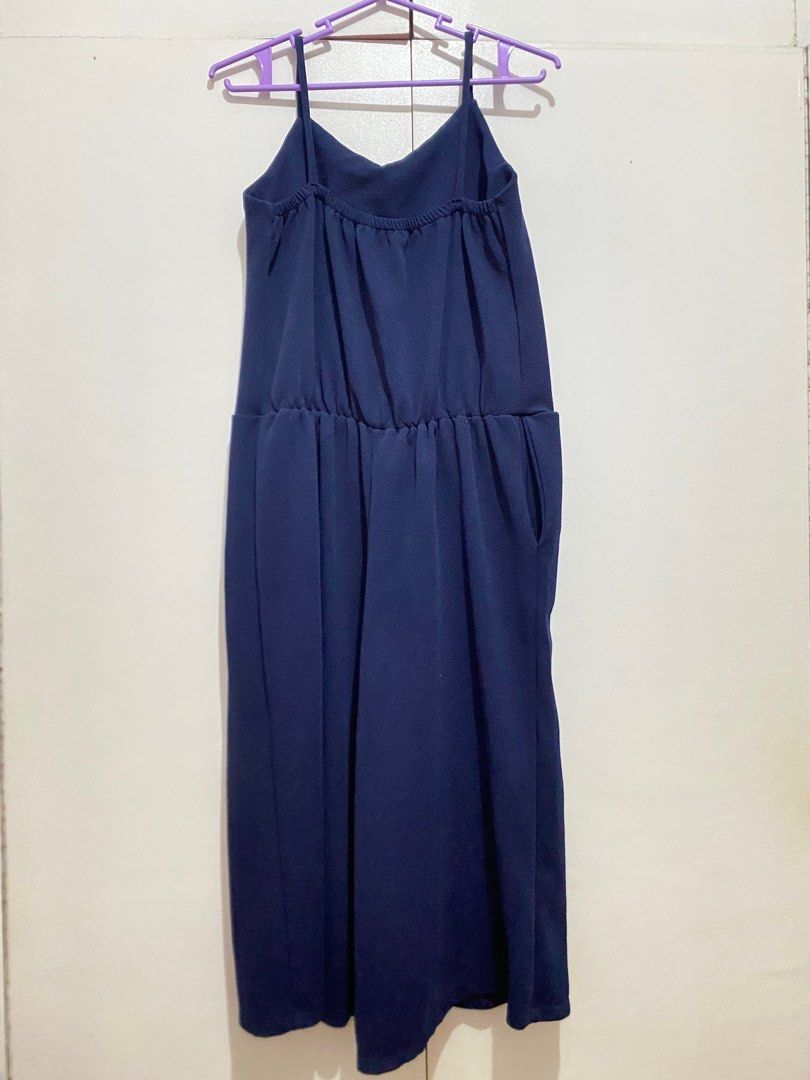 Women's Jumpsuit dark blue (Category: Jumpsuits) located in Quezon City. Submitted by addy_addy (Listing ID 1394376918, Image 3). Description: 💟 Approximate measurements: • Chest: 72 cm • Waist: 80 cm • Jumpsuit length: 101 cm.