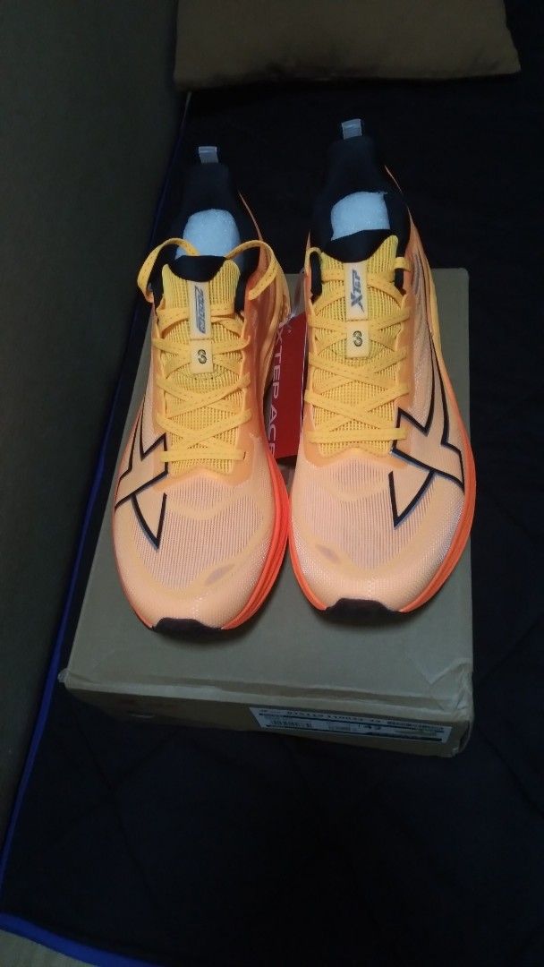 xtep 2000km 3.0 US8.5 (Category: Sneakers) located in San Pedro. Submitted by golden.boy (Listing ID 1395244670, Image 3). Description: brand new xtep 2000k 3.0 US8.5 san pedro laguna location meetup sa malapit, pag shipping sagot mo fee .