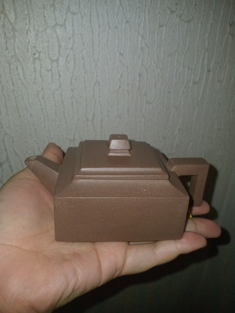 Yixing SQUARE TEAPOT 160CC (Category: Coffee & Tea Tableware) located in Malabon City. Submitted by wuchabonshudosiy (Listing ID 1395188749, Image 1). Description: One of the hardest to manufacture and most labor intensive teapot design.. You get quality grade with no flaw. One of my pursuit is finding my most beloved design in yixing pots. this be one of them. Classic and simple as it may seem. this can not be reconstructed with any shortcuts, h