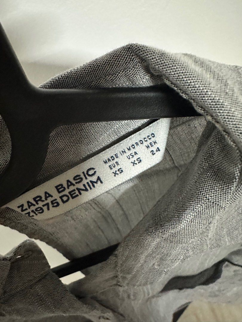 ZARA BASIC (Category: Shirts) located in Shah Alam. Submitted by nik__ (Listing ID 1395257280, Image 3). Description: Hi Selling this ZARA shirts. Almost like new. RM50.