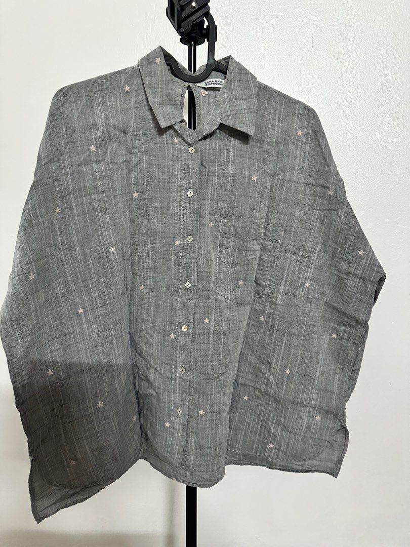 ZARA BASIC (Category: Shirts) located in Shah Alam. Submitted by nik__ (Listing ID 1395257280, Image 1). Description: Hi Selling this ZARA shirts. Almost like new. RM50.