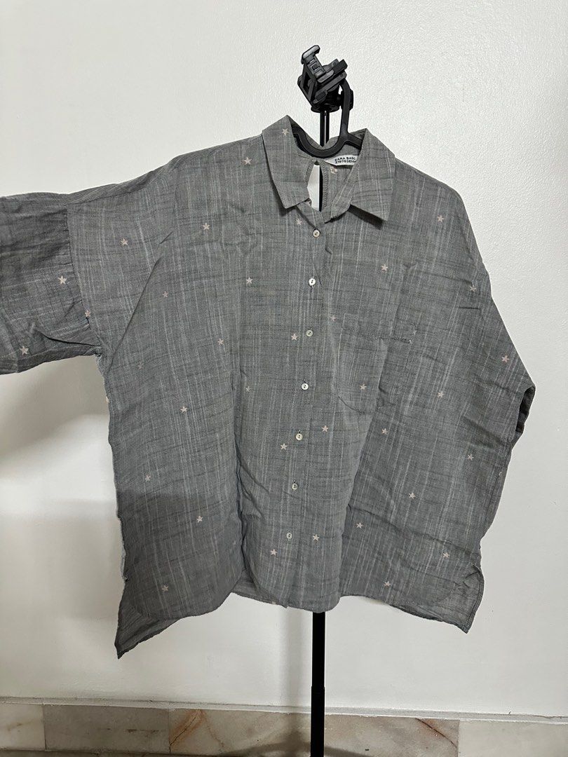 ZARA BASIC (Category: Shirts) located in Shah Alam. Submitted by nik__ (Listing ID 1395257280, Image 2). Description: Hi Selling this ZARA shirts. Almost like new. RM50.