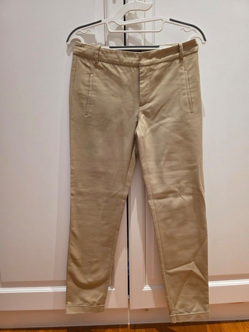 Zara Basic Pants (Category: Other Bottoms) located in Singapore. Submitted by laura029 (Listing ID 1395277240, Image 1). Description: - Khaki colour - perfect for work - wore 1 time only .